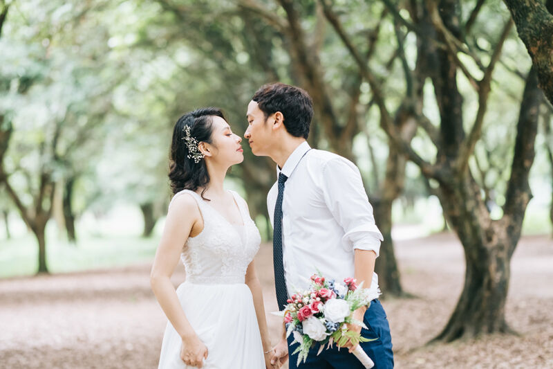 Chinese wedding couple celebrating with Rasa Catering