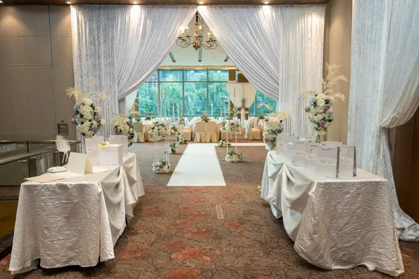 Ceremony aisle in Orchid Ballroom at Chui Huay Lim Club Newton