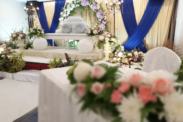 Floral wedding stage at Sapphire, Orchid Country Club
